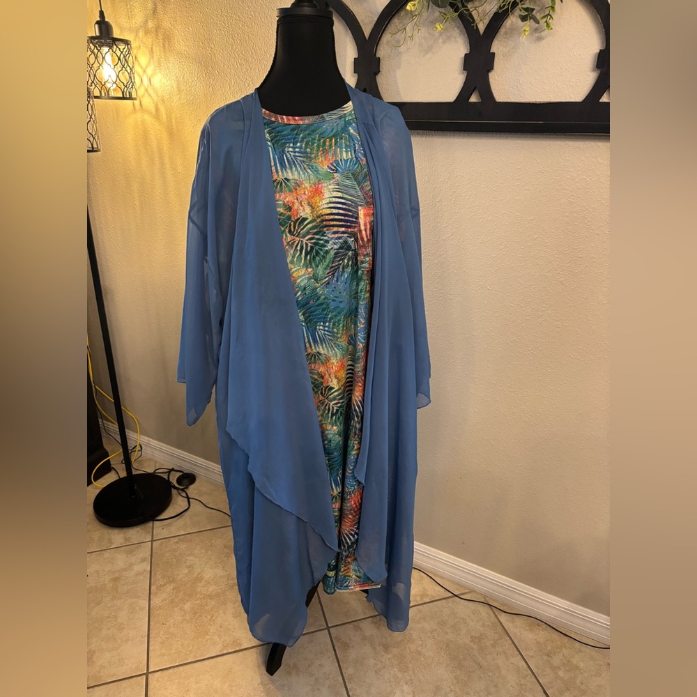 Lularoe OUTFIT. Carly Hi Low Swing Dress size 3XL and Shirley size XL